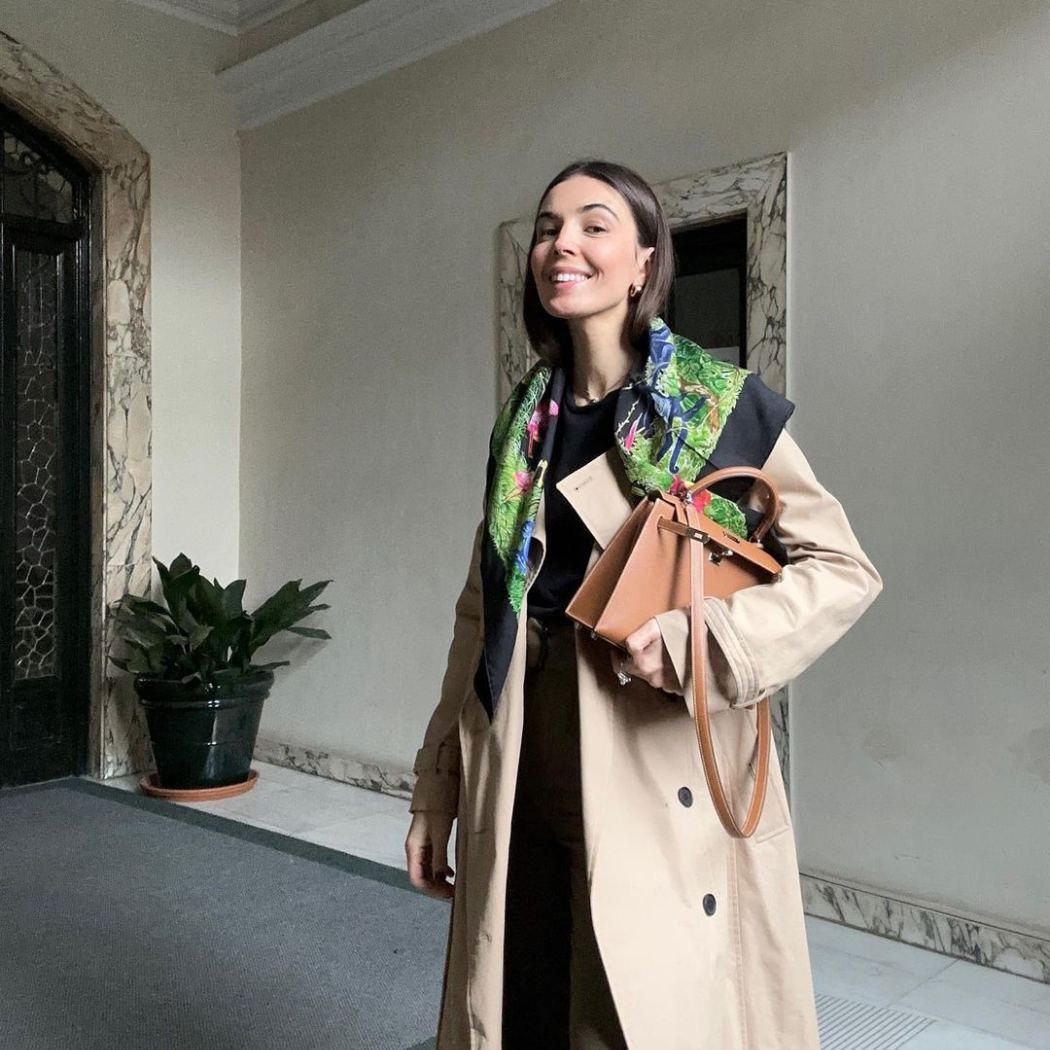 W roli głównej: trencz. Stylizacje na wiosnę 2023, które pokochasz od pierwszego założenia. Sześć połączeń prosto ze stolic mody